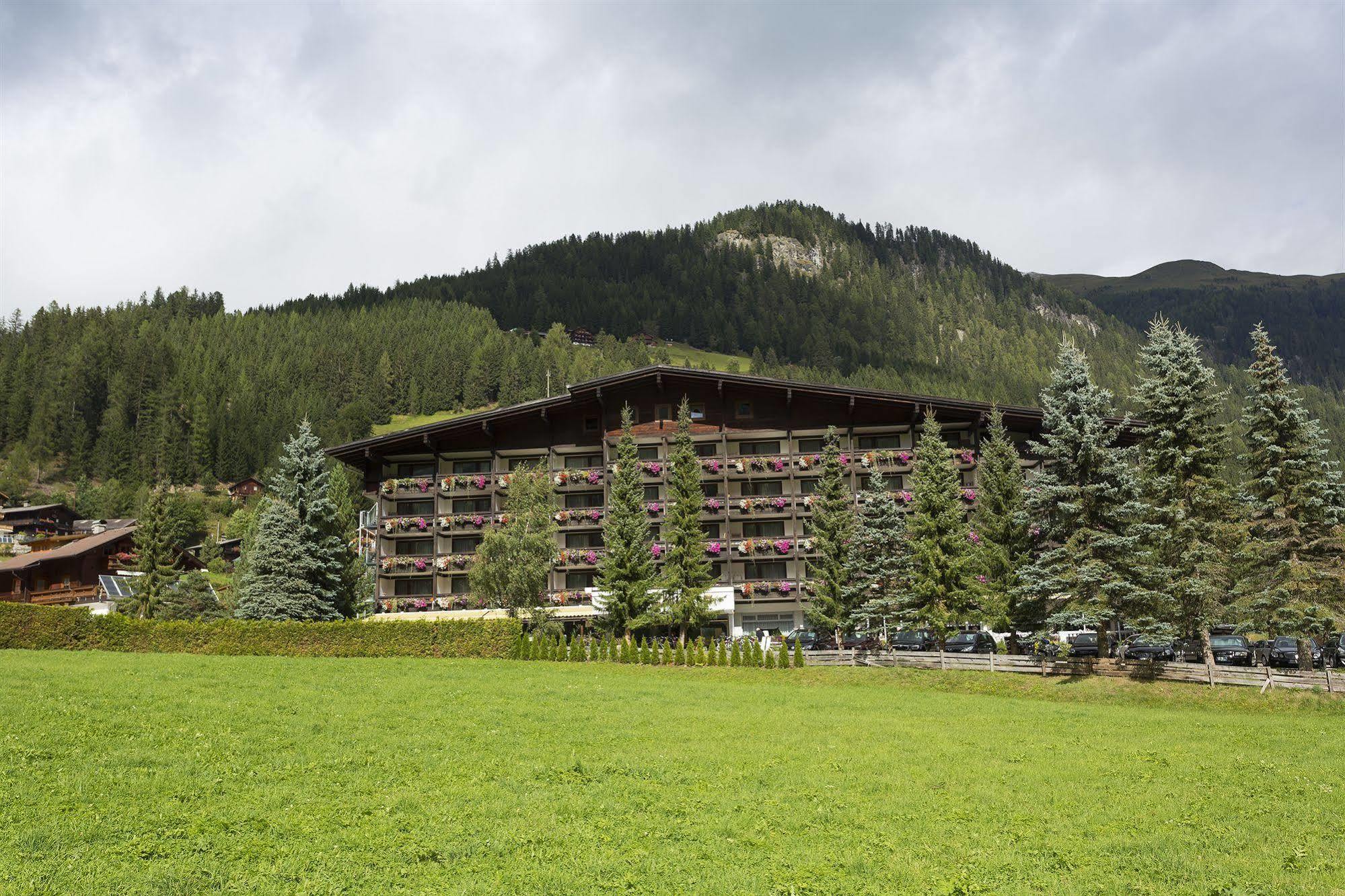 Hotel Alpenhof Санкт Якоб ин Дефереген Екстериор снимка